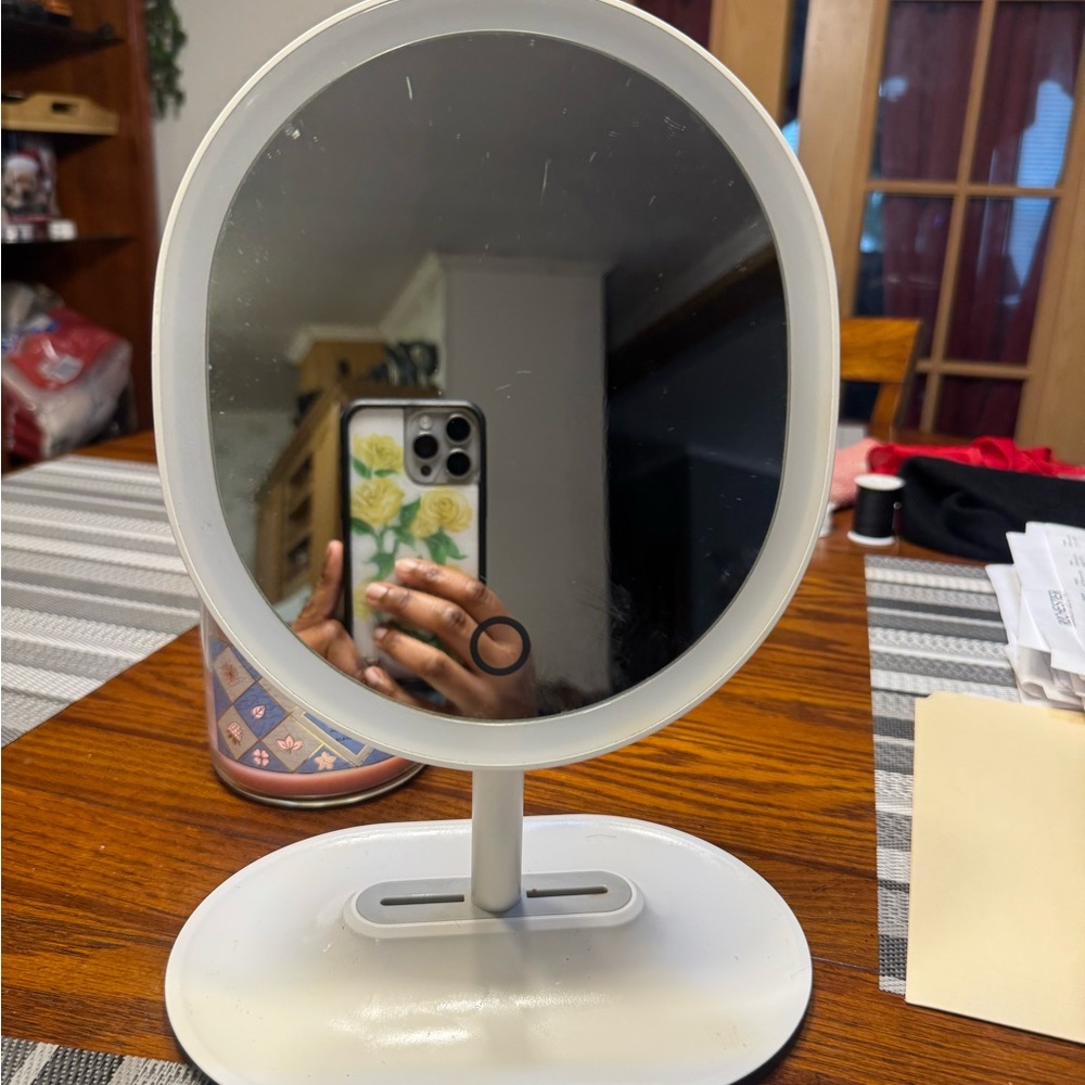 White Oval Lighted Vanity Mirror